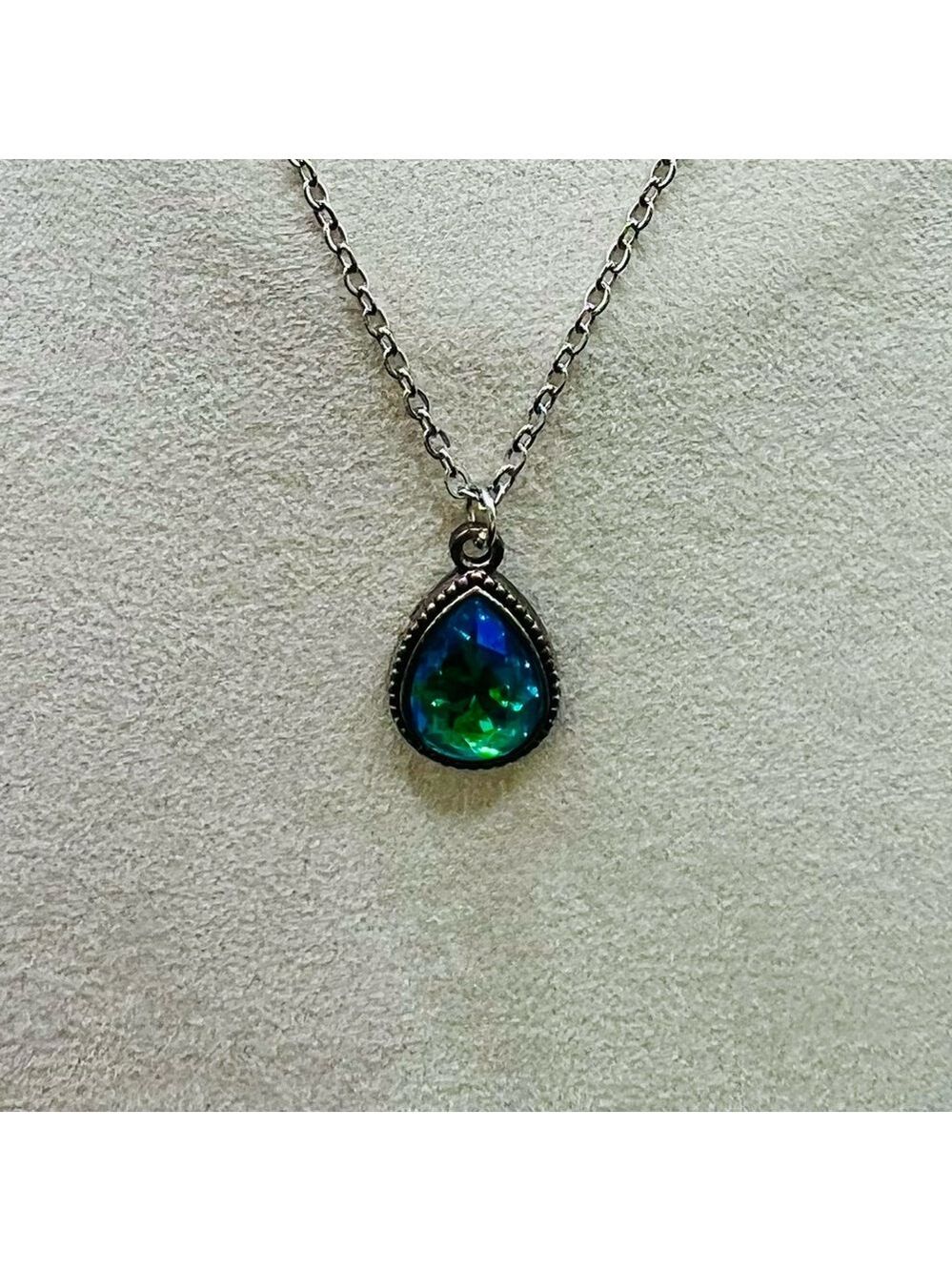NWT Harriet Ave Turquoise Rhinestone Teardrop Pendant & Silver Chain Necklace - Picture 10 of 12